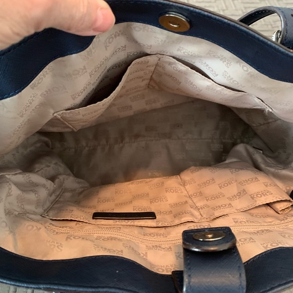 Authentic Michael Kors Bag - Picture 8 of 8